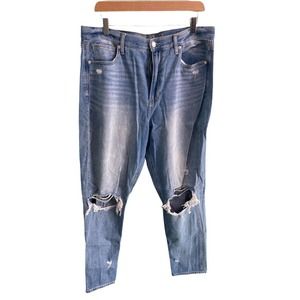 American Eagle Medium Wash Distressed Mom Jeans Women’s Size 14